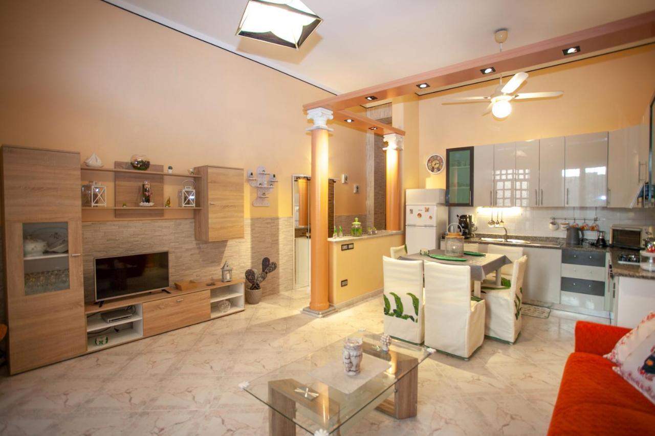 Casa Rosamaria Giardini Naxos Exterior foto